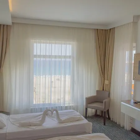 Amphora ホテル 3*