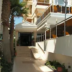 Amphora Hotel 3*
