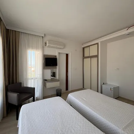 Отель Amphora 3*