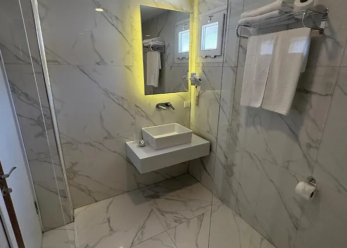 Отель Amphora 3*